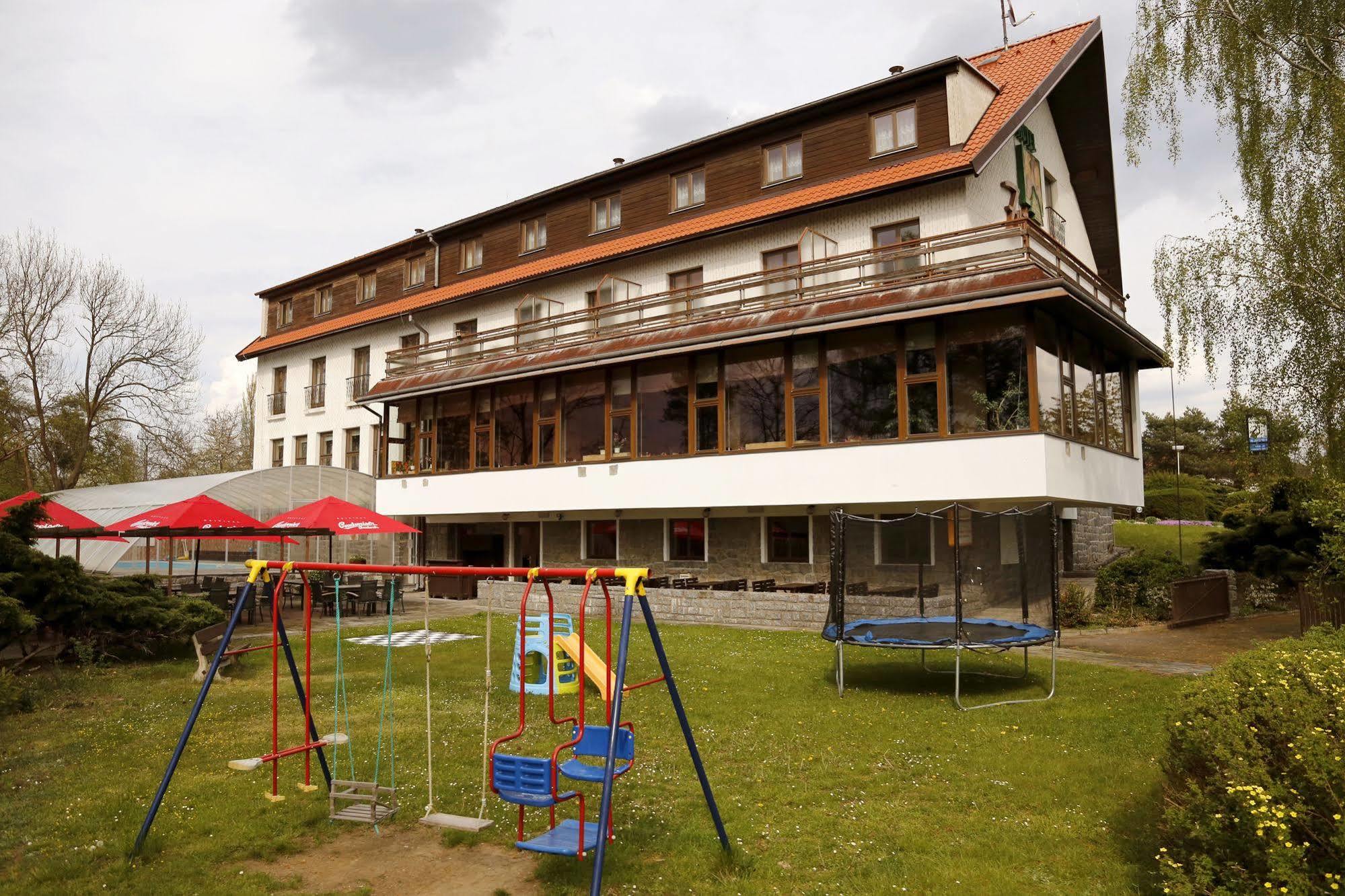 Resort Hotel Zvikov Zvíkovské Podhradí Bagian luar foto