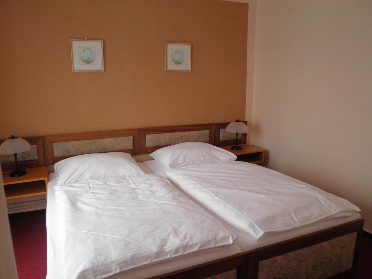 Resort Hotel Zvikov Zvíkovské Podhradí Bagian luar foto
